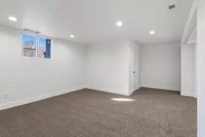 377 N 200 W, Salt Lake City, UT 84103 - Photo 23