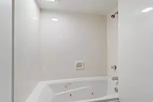 377 N 200 W, Salt Lake City, UT 84103 - Photo 21