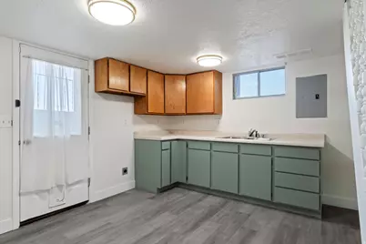 377 N 200 W, Salt Lake City, UT 84103 - Photo 17