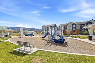 423 N Northshore Dr, Saratoga Springs, UT 84045 - Photo 35