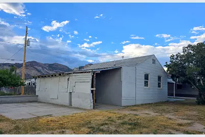157 Berkley Ave, East Carbon, UT 84520 - Photo 9