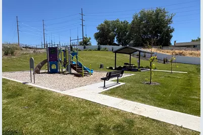 931 W Coalburn Way #101/58, Murray, UT 84123 - Photo 25