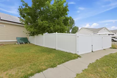 107 E Pebble Beach Dr, Stansbury Park, UT 84074 - Photo 25
