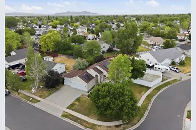 107 E Pebble Beach Dr, Stansbury Park, UT 84074 - Photo 27