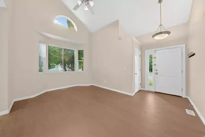 1364 E Old Maple Ct S, Murray, UT 84117 - Photo 3