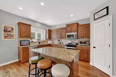 7253 S Viansa Ct, Midvale, UT 84047 - Photo 3