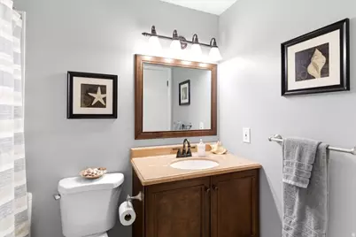 42 E Bonita Way, Centerville, UT 84014 - Photo 19