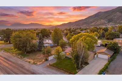 235 S Center St, Santaquin, UT 84655 - Photo 1