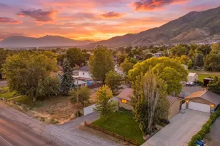 235 S Center St, Santaquin, UT 84655 - Photo 1