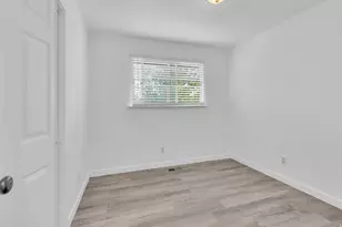 235 S Center St, Santaquin, UT 84655 - Photo 17