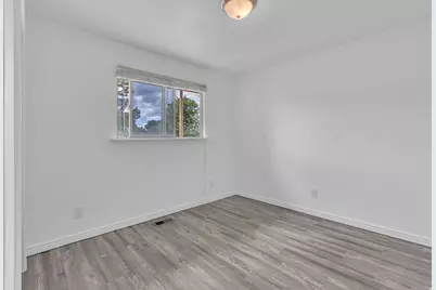 235 S Center St, Santaquin, UT 84655 - Photo 21