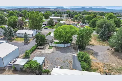 235 S Center St, Santaquin, UT 84655 - Photo 9