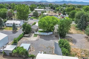 235 S Center St, Santaquin, UT 84655 - Photo 9