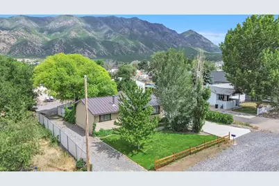 235 S Center St, Santaquin, UT 84655 - Photo 7