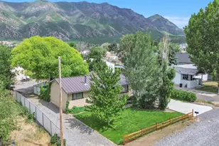 235 S Center St, Santaquin, UT 84655 - Photo 7