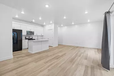 475 W 60 S #L202, Providence, UT 84332 - Photo 3