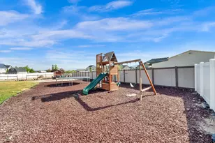 9853 N Elkhorn Rd, Eagle Mountain, UT 84005 - Photo 39