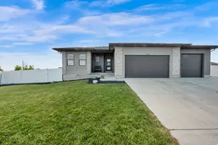 9853 N Elkhorn Rd, Eagle Mountain, UT 84005 - Photo 47
