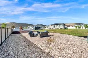 9853 N Elkhorn Rd, Eagle Mountain, UT 84005 - Photo 33