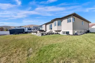9853 N Elkhorn Rd, Eagle Mountain, UT 84005 - Photo 41