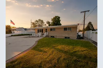 927 E 5650 S, Murray, UT 84121 - Photo 1