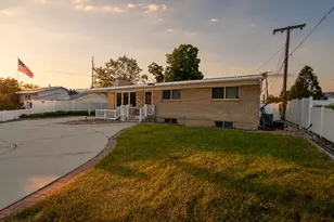 927 E 5650 S, Murray, UT 84121 - Photo 1