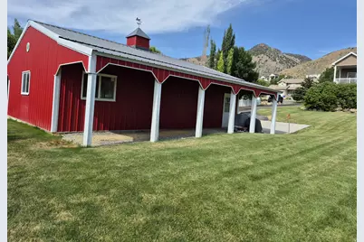 1075 Grandview Dr, Providence, UT 84332 - Photo 7
