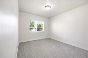 768 W Star Spangled Dr S, Bluffdale, UT 84065 - Photo 17