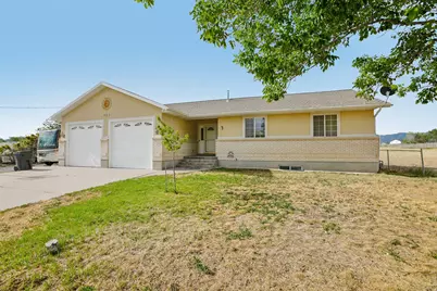 425 W Cherry St, Grantsville, UT 84029 - Photo 5