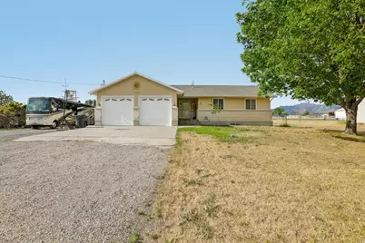 425 W Cherry St, Grantsville, UT 84029 - Photo 3