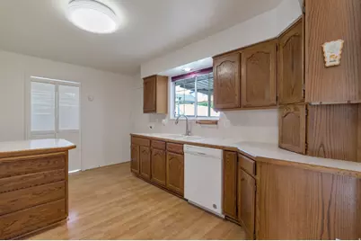 5548 S 2150 W, Roy, UT 84067 - Photo 5