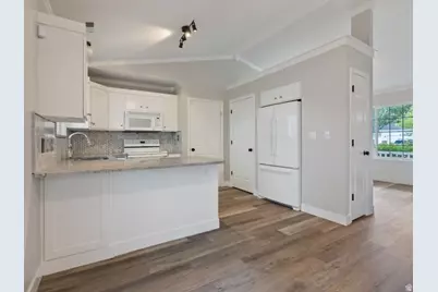 332 S 1575 W, Lehi, UT 84043 - Photo 5