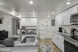 899 E 7905 S, Sandy, UT 84094 - Photo 23