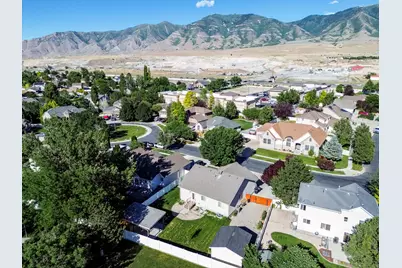 5525 N Hampton Way E, Stansbury Park, UT 84074 - Photo 35