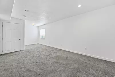 5525 N Hampton Way E, Stansbury Park, UT 84074 - Photo 25