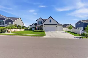 1364 E Beechwood Dr, Layton, UT 84040 - Photo 3
