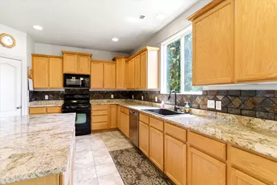 817 W 425 N, Springville, UT 84663 - Photo 21