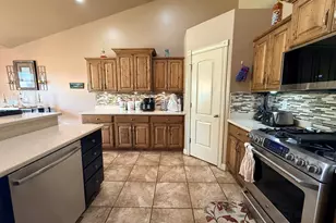 2801 N 2575 W, Farr West, UT 84404 - Photo 9