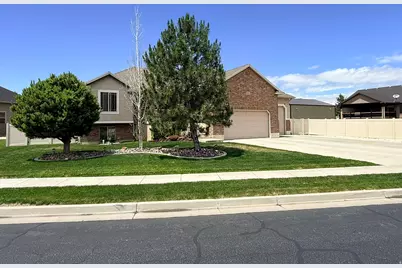 2801 N 2575 W, Farr West, UT 84404 - Photo 3