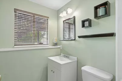 356 E 1325 N, Layton, UT 84041 - Photo 25