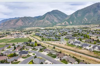 1049 S 300 E, Salem, UT 84653 - Photo 9