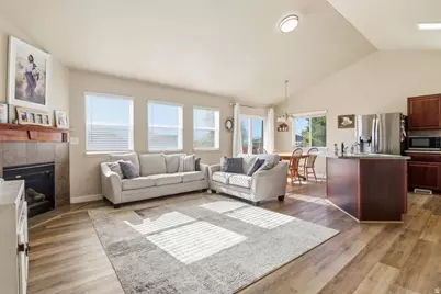 3338 S Hawk Dr, Saratoga Springs, UT 84045 - Photo 5