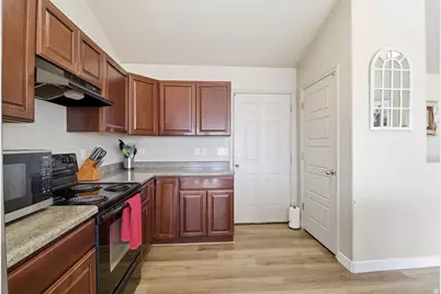 3338 S Hawk Dr, Saratoga Springs, UT 84045 - Photo 9