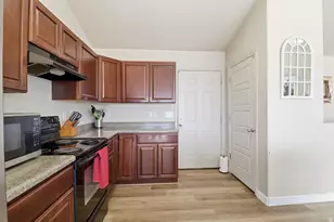3338 S Hawk Dr, Saratoga Springs, UT 84045 - Photo 9