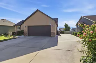 3338 S Hawk Dr, Saratoga Springs, UT 84045 - Photo 3