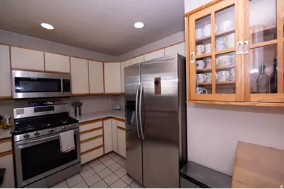 83 W 200 N, Centerville, UT 84014 - Photo 7