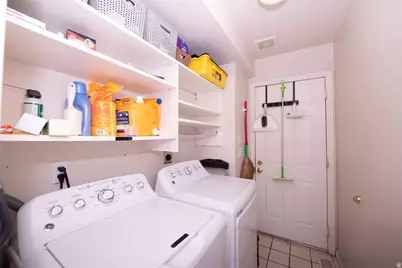83 W 200 N, Centerville, UT 84014 - Photo 15