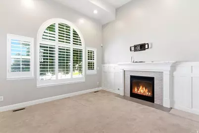 627 W Fremont Cir N, Centerville, UT 84014 - Photo 7