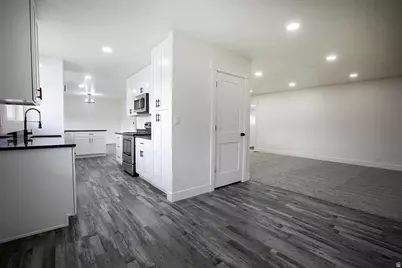 36 W Marquette Dr, Midvale, UT 84047 - Photo 5