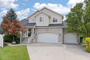 7126 S Griffiths Pl, Cottonwood Heights, UT 84121 - Photo 3